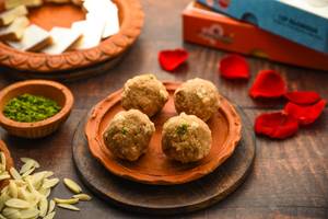 Gond Laddu