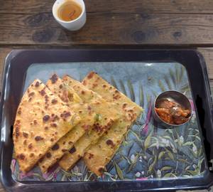1 Aloo Pyaaz Paratha