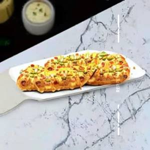 Paneer Tikka Stuffed Garlic Bread