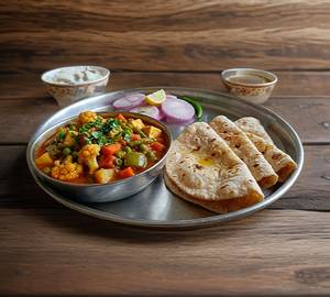Paneer Korma 8Pic With 2 Aalu Paratha