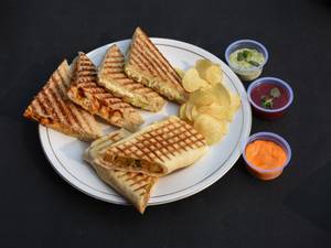 Creamy chicken sandwich
