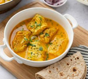 2 Pcs Veg Fish Gravy With 4 Tawa Butter Roti