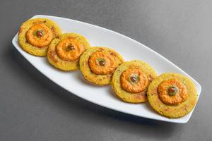Mini Chutney Thalipeeth