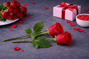 Two Hearts Red Roses