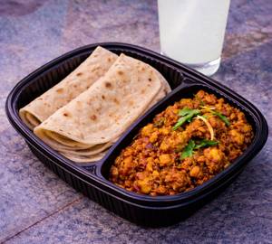 Chapathi With Chicken Sukka + Lime Juice