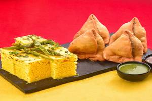 4 Pcs Samosa + 250 Grams Dhokla