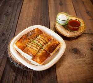 Cheese chutney toast