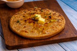 Aloo Pyaaz Paratha 