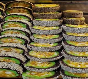 Kaju Anjeer Roll
