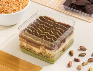 Pistachio Tresleches Kunafa Fudge