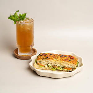 Caprese Focaccia + Peach Iced Tea