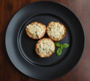 Cheese garlic bread