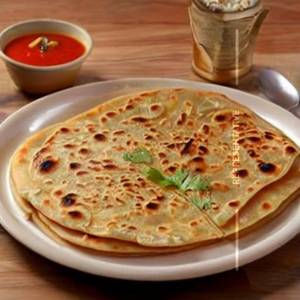Cheese chilli paratha