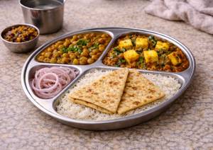 Chole Kadhai Paneer Homely Thali