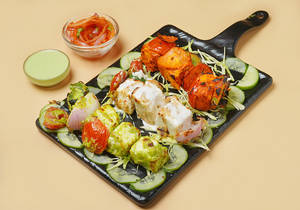 Tiranga Tikka Platter (9pcs)
