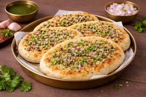 Onion Green Chilli Kulcha