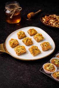 Pyramid Baklawa