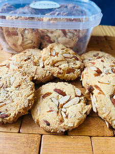 Badam Laccha (300g)