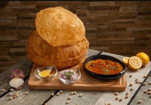 Chhole with 2 bhature