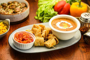 Dal Makhani With Lachha Rolls