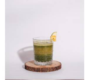 Green Apple, Pineapple. Grapefruit, Parsley, Dash Of Spinach