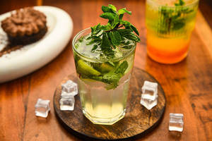 Classic Mint Lemonade