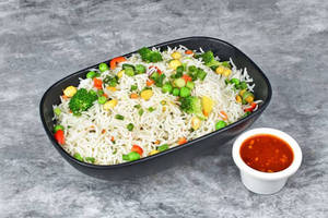Veg Fried Rice With Gravy Raita-single Serve