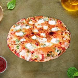 Tomato And Paneer Pizza