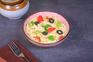 Pasta In Cheesy White Sauce
