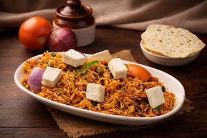 Paneer Tawa Pulao With Boondi Raita