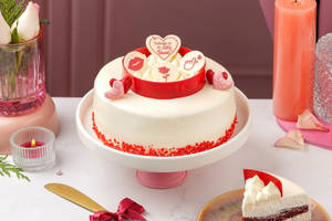 Valentine's Red Velvet Cake (1/2 Kg)