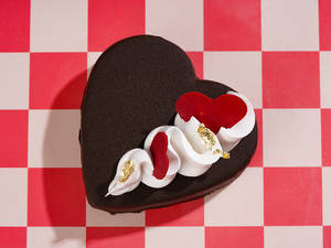 Chocolate & Strawberry Valentines Bento Cake (300 Gm)