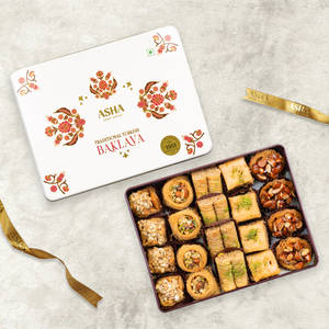 Traditional Turkish Baklava (Tin Box) 430Gm