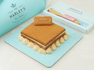 Lotus Biscoff Medovik Bento Cake