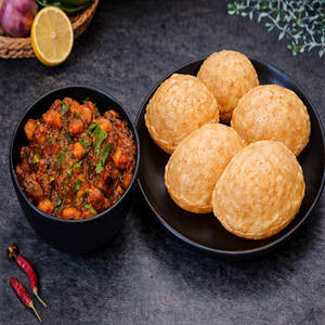 Chole & Poori (5pcs) Plate