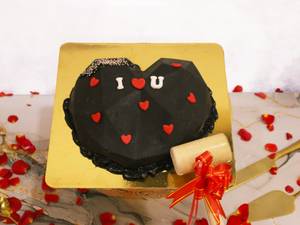 Pinata Valentine's Cake