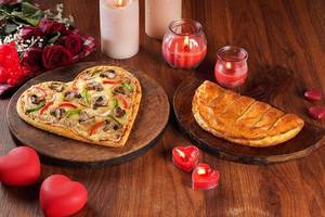 Heart Shape Veg Pizza + Garlic Bread