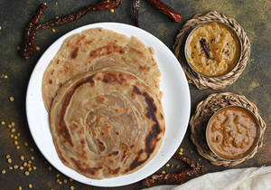Tawa Paratha (2pc) With Curry And Dal