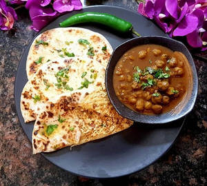 Chole Combo With Paneer Kulcha