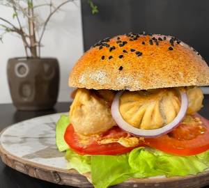 Veggie momos burger