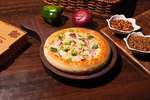 TM Onion Capsicum Pizza
