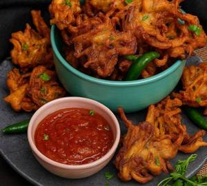 Onion Pakoda [4 Piece]