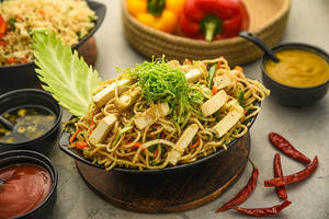Paneer Hakka Noodles [750 ML] [No Onion Garlic]
