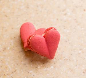 Rose Heart Macaron [1Pcs]