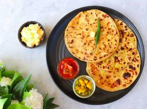 2 aloo pratha with dahi [200 g]