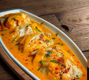 creamy cheese chicken momos (6pc)