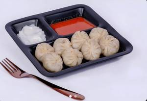 Veg Momos [8 Pieces]