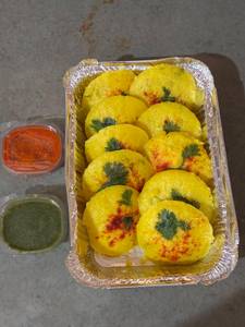 Steam dhokla [10 pieces, serves 1]
