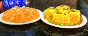 250 Grams Dhokla + 250 Grams Jalebi