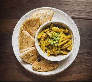 4 Roti Witth Aloo Bhunjiya